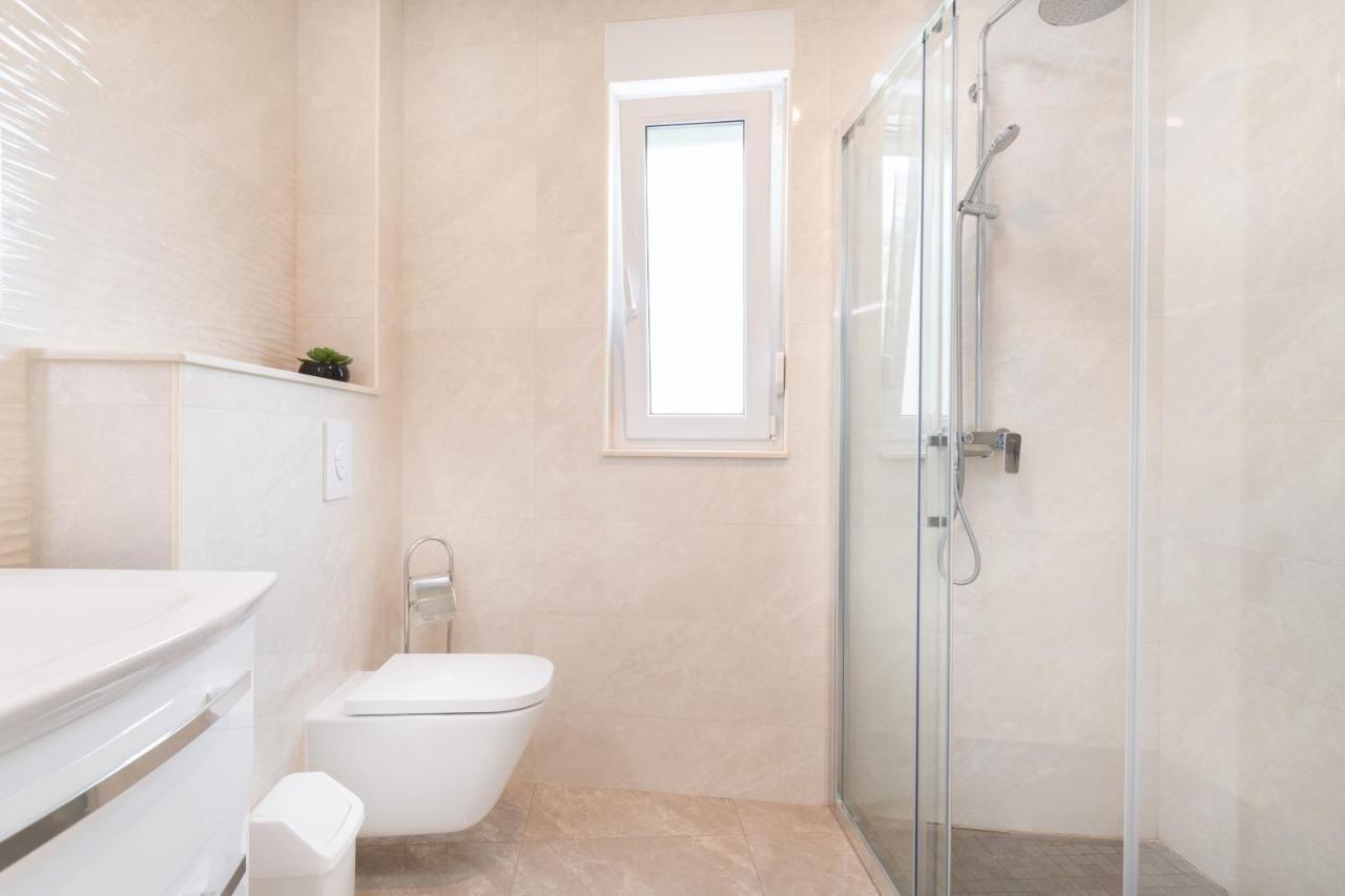 Solu Apartment Промайна Екстериор снимка