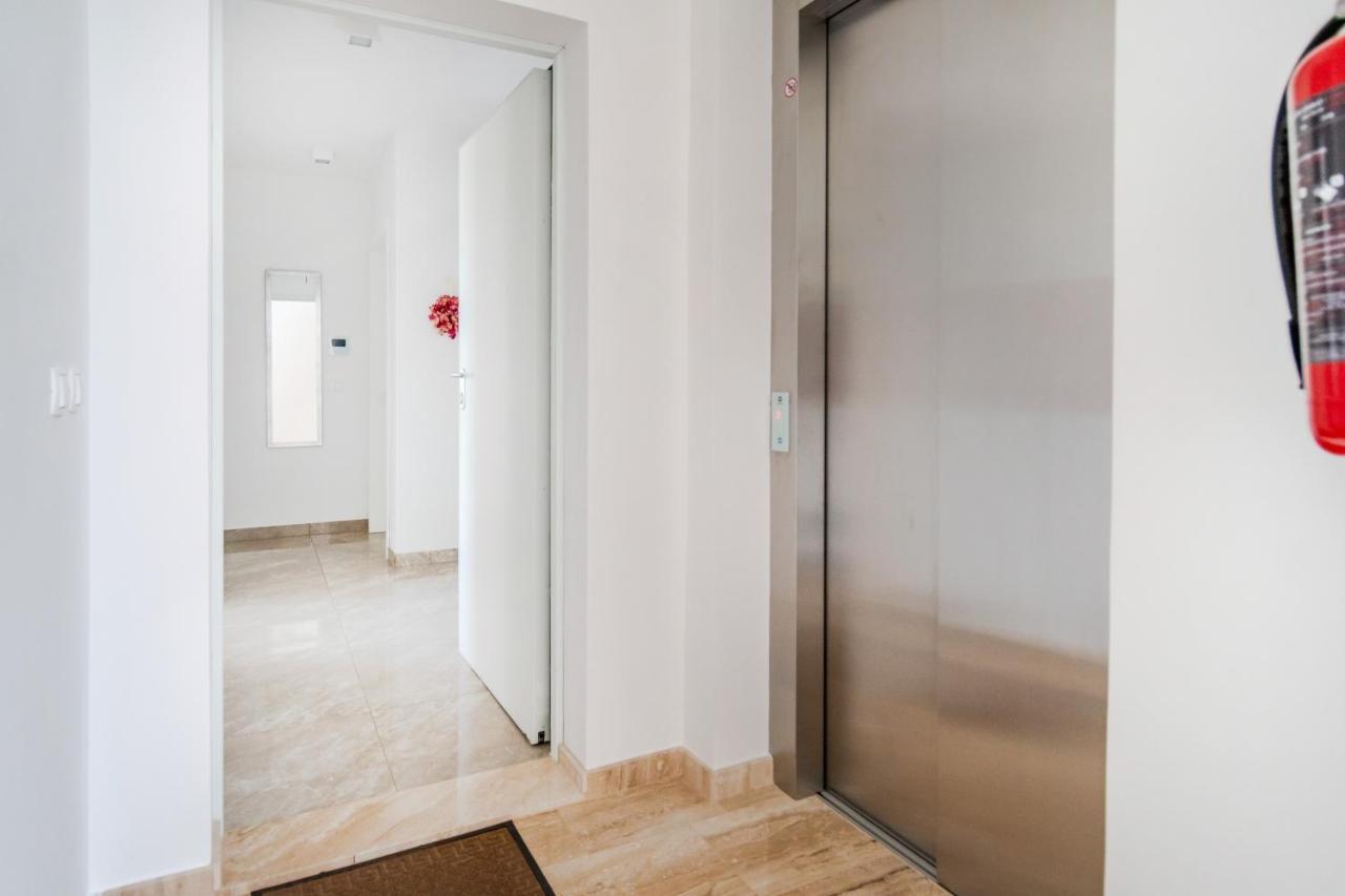 Solu Apartment Промайна Екстериор снимка